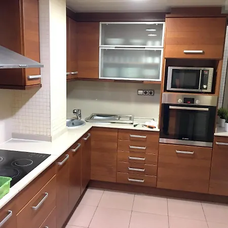 Spacious In With Shared Pool 85 M² Terrassa