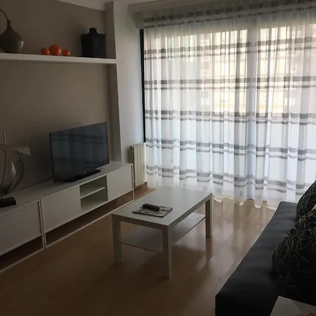 Spacious In With Shared Pool 85 M² Apartment Terrassa