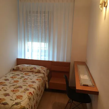 Spacious In With Shared Pool 85 M² *