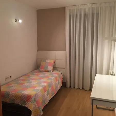 Spacious In With Shared Pool 85 M² Terrassa