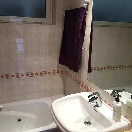 Spacious In With Shared Pool 85 M² Apartment *