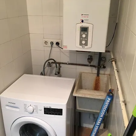 Spacious In With Shared Pool 85 M² Apartment Terrassa