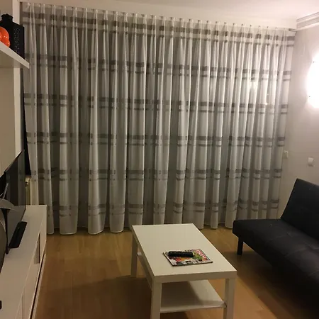 Spacious In With Shared Pool 85 M² * Terrassa