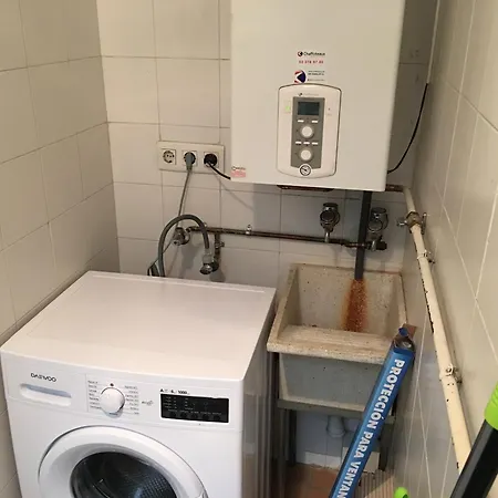 Spacious In With Shared Pool, 85 M² Appartement