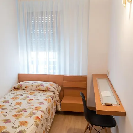 Spacious In With Shared Pool, 85 M² *
